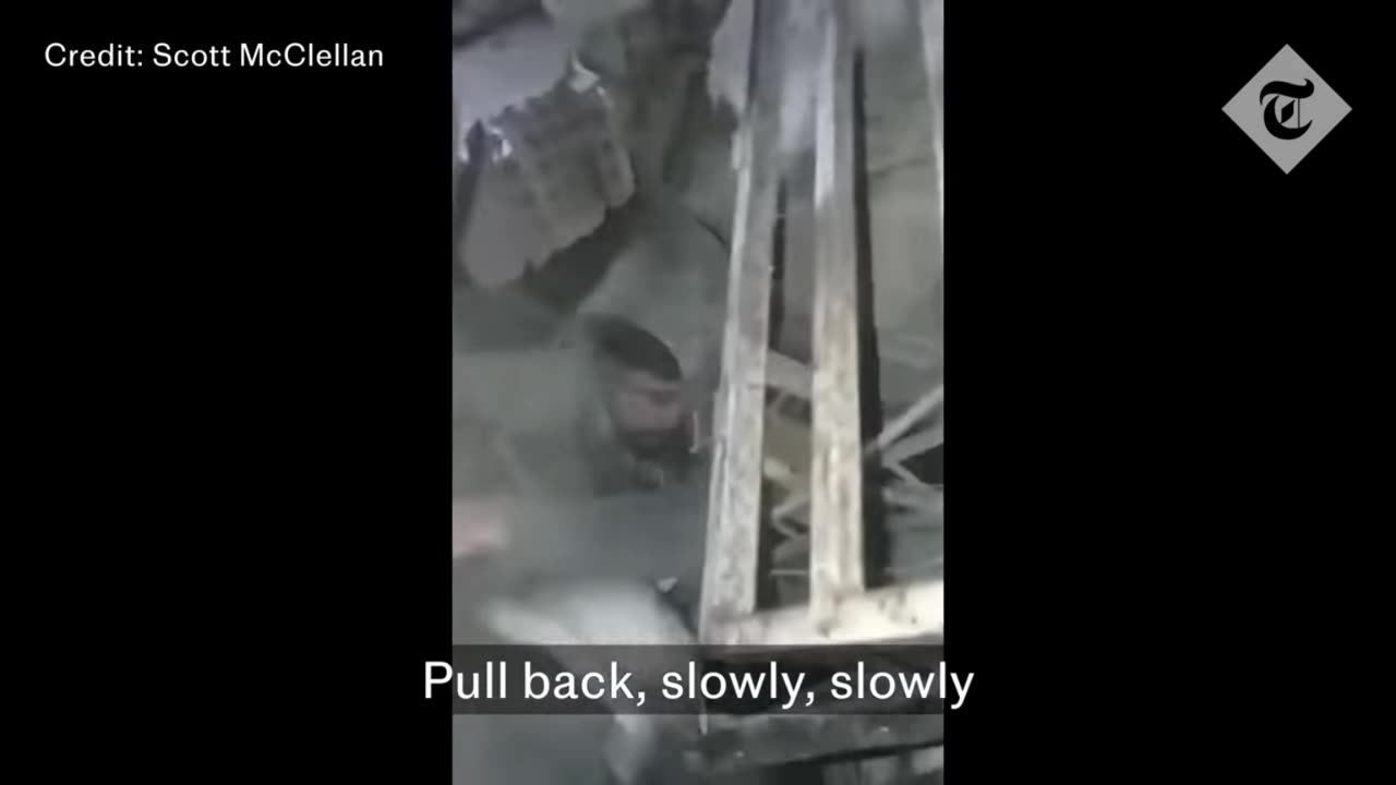 People trapped in Turkey Video as a ple after Earthquake to get Help