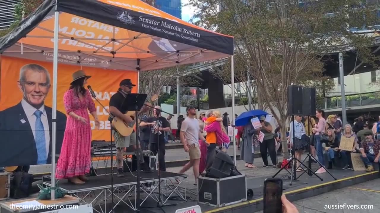 The Emily James Trio perform Live in Brisbane.