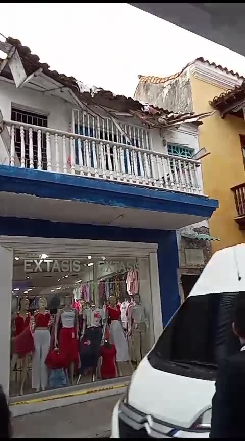 Derrumbe de balcón en el Centro Histórico
