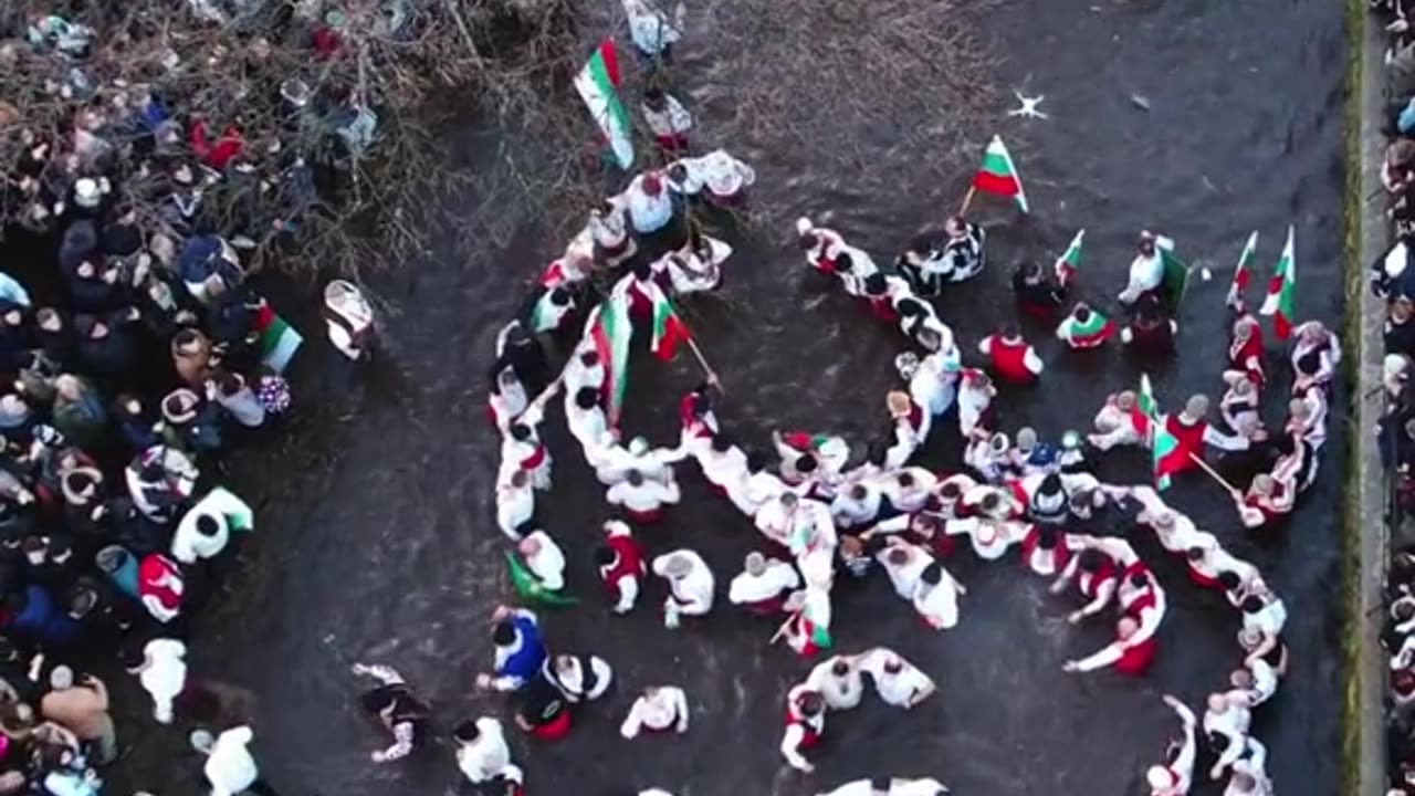 ЛЕДЕНО ХОРО КАЛОФЕР