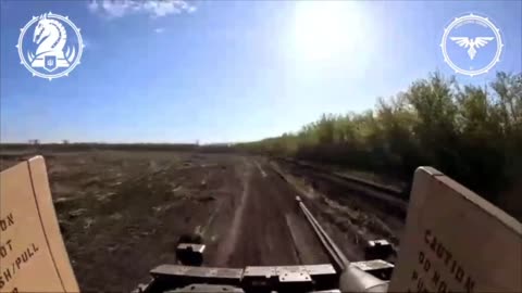 Ukrainian Bradley Fires In an Overloaded Russian APC