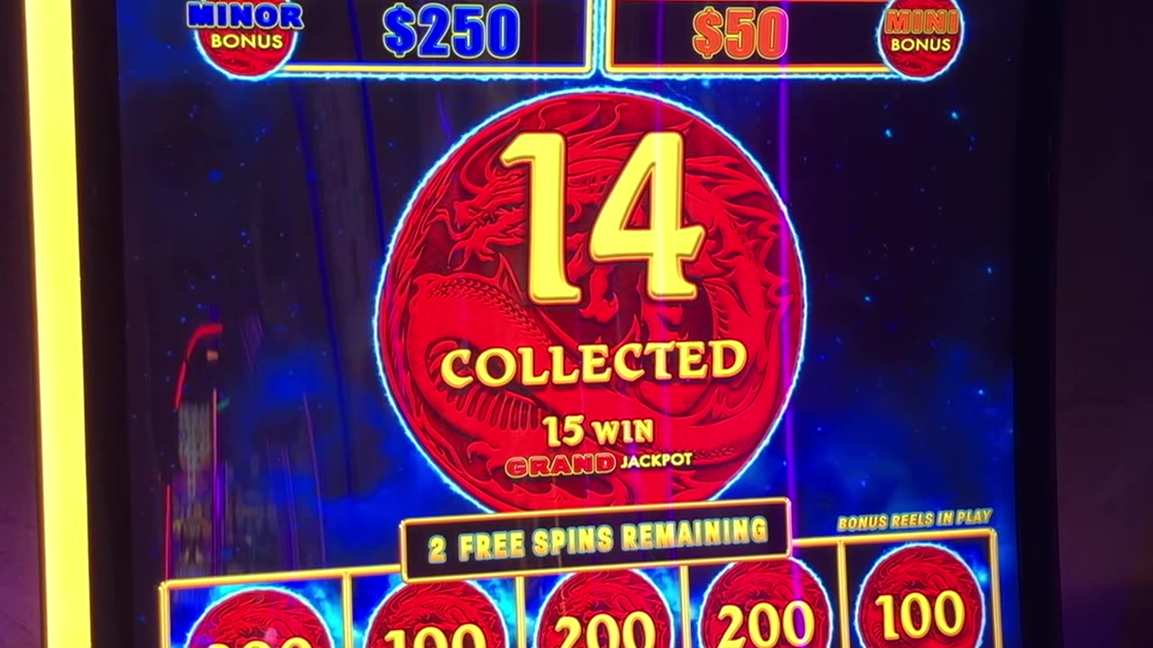 Still looking for that Grand Jackpot on #LightningLink 💲💲💲