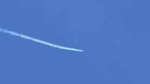 Fighter jets shoot down the Chinese spy balloon.