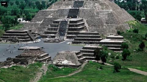 What is the purpose of liquid mercury found under the Mexican Pyramids?