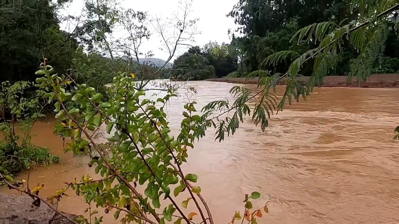 ENCHENTES ATINGE FORTE o SUL NOVAMENTE TRAZENDO ESTRAGOS e ALAGAMENTOS