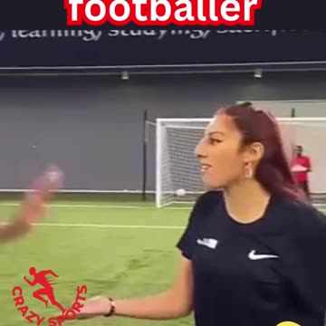 Mbappe teaching kick to lady footballer 🤯🤯🤯