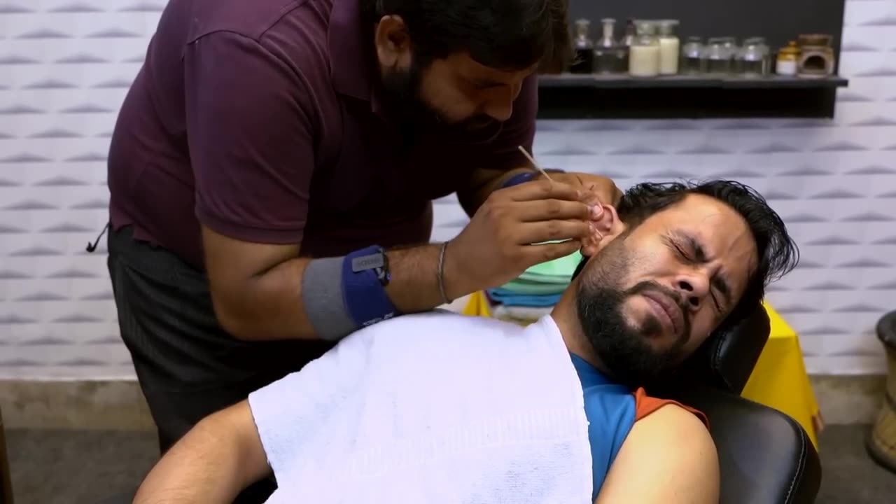 Shamboo Ear wax removal and ear cleaning head massage _ Indian Massage