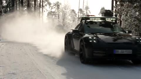 Porsche 911 Dakar Test Drive on Snow and Ice