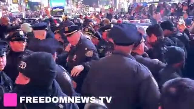 Protestos pelas mortes feito por policial