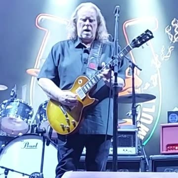 Warren Haynes (Gov't Mule) - LIVE @ 420Fest (Short 10)