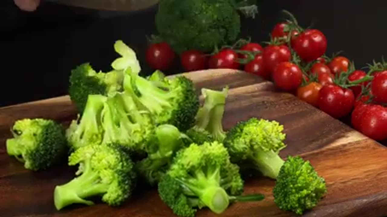 WOW! Just pour the eggs into the broccoli with minced meat. It's so delicious, I cook it every day