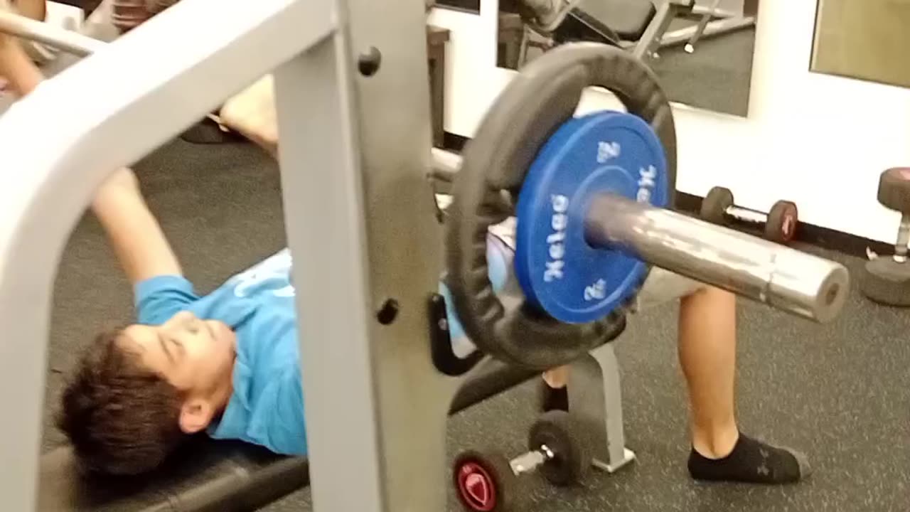 39 KG bench press (I could've easily done this for reps)