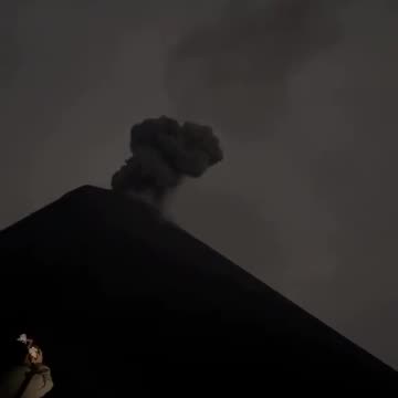 An amazing capture of volcanic Eruption and Lightning together in Guatemala