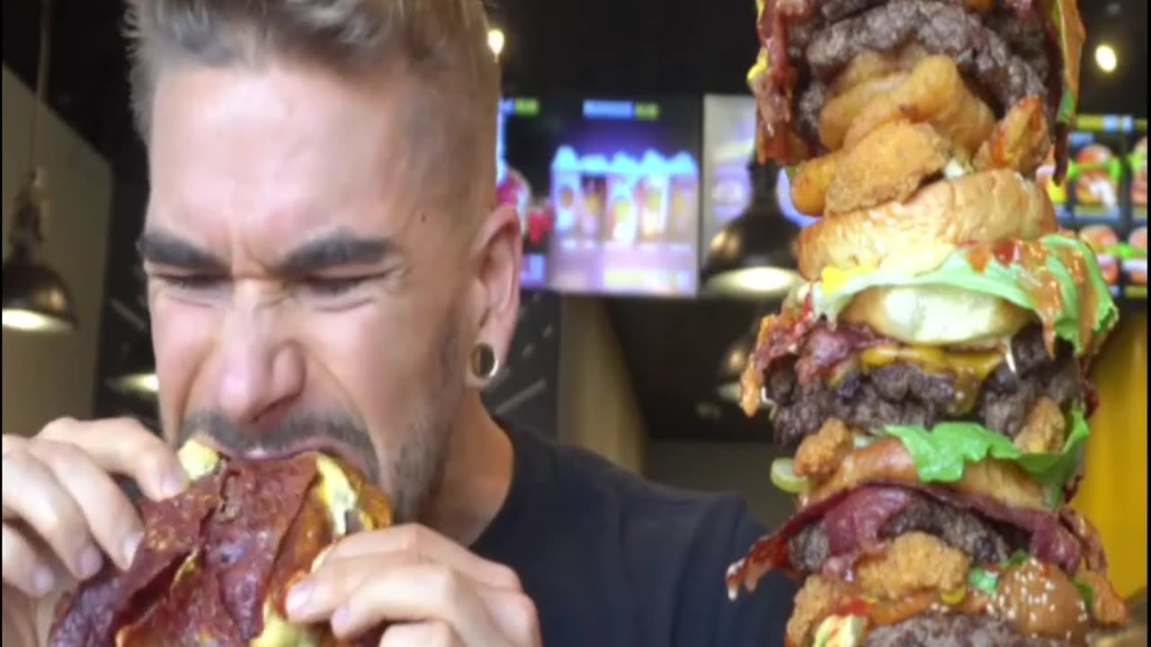 14LB UNBEATEN BURGER CHALLENGE ($300) BIGGEST BURGER CHALLENGE EVER