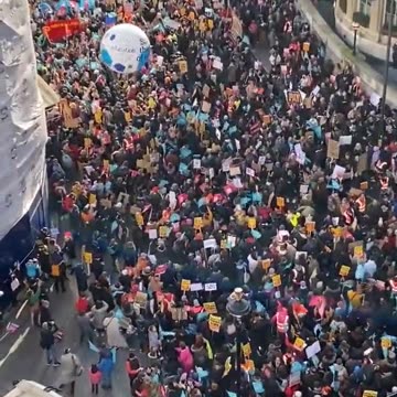 Half a million people stopped work over pay in UK leaving transport networks paralyzed