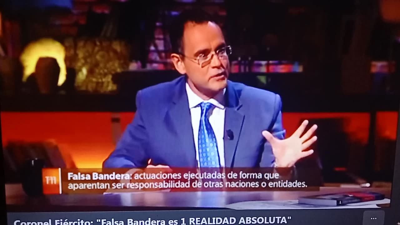 Excoronel "Yo no creo en teorías d la conspiracion...sino en realidades d la C