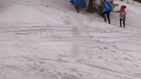 Bear attack ice skaters 🔥