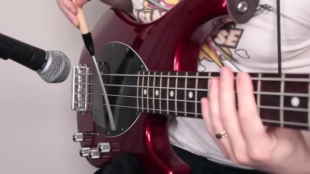 This guy has no idea how to record BASS