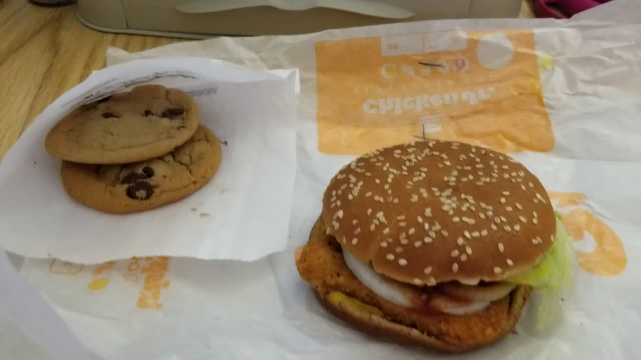 Chicken Sandwich & Chocolate Cookies