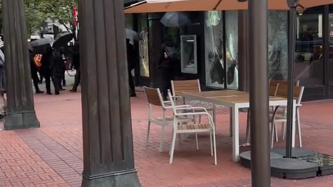 Portland Antifa smash up the Starbucks at Pioneer Courthouse Square