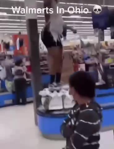 JUST🙈 A ORDINARY 🙊DAY AT WALMART 🐵 AKA EVILMART
