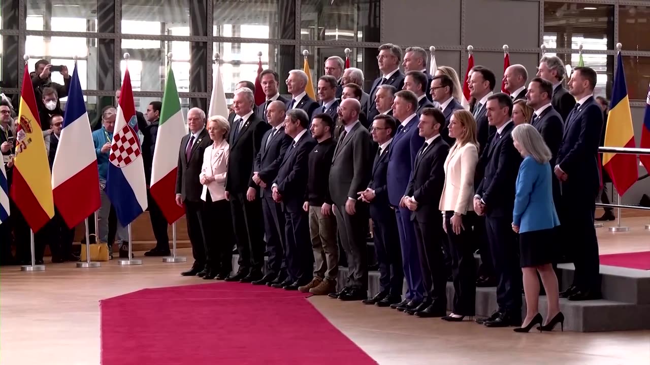 Standing ovation for Zelenskiy at EU summit