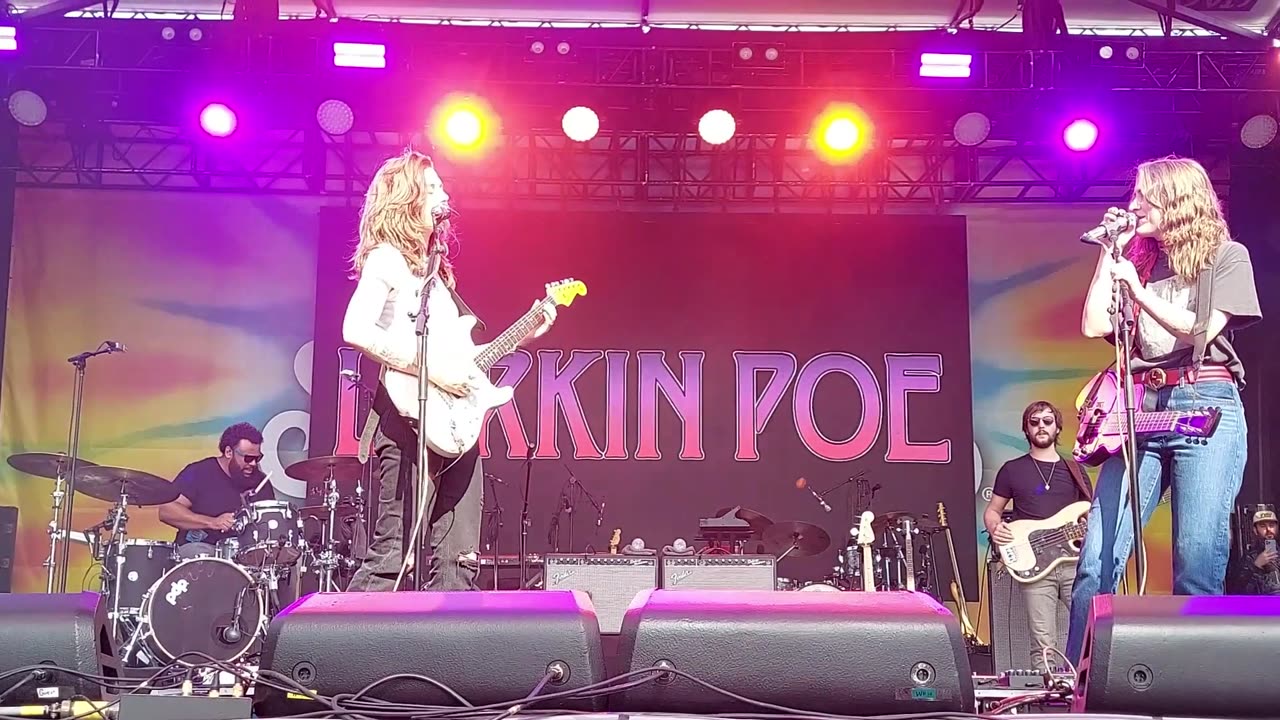 Larkin Poe - LIVE @ 420Fest (Bleach Blonde Bottle Blues)