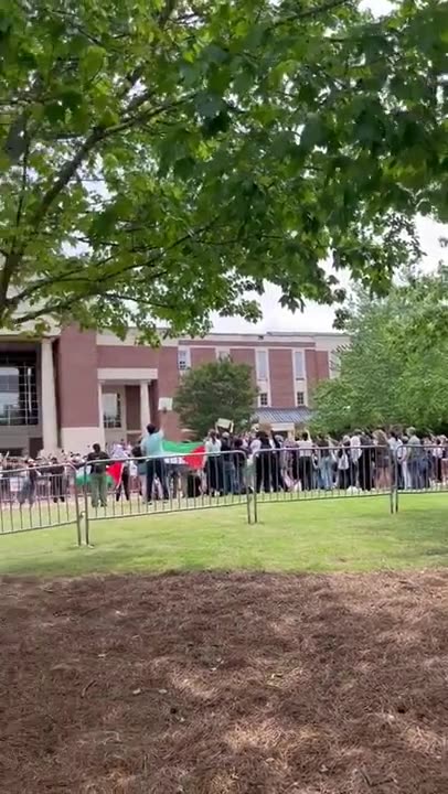 Frats Shut Down Anti-Israel Protests With Powerful Rendition Of The National Anthem