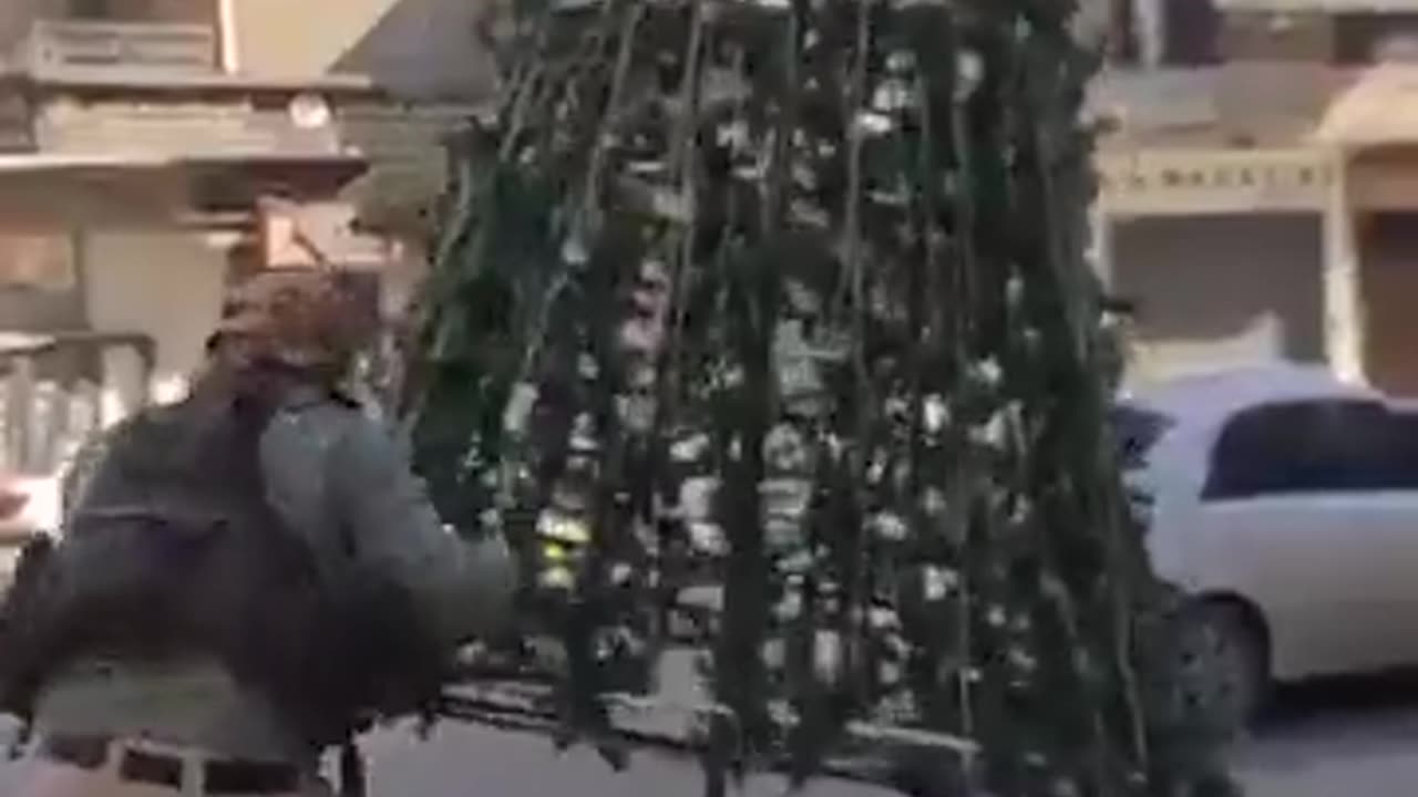 “Syrian Rebels” destroying Christmas decorations in Christian communities in Syria