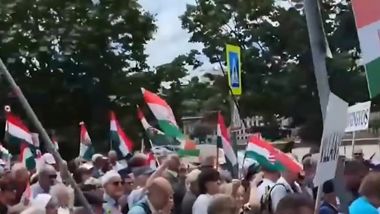 Demonstration for peace in Hungary: No war against Russia