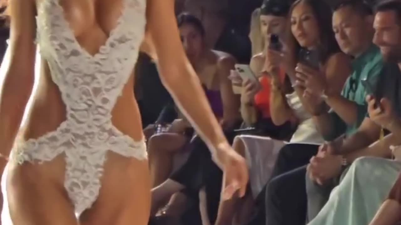 @tikacamaj in @emasavahl swimwear at Miami Swim Week @edgar.entertainment @miamiswimweekshows