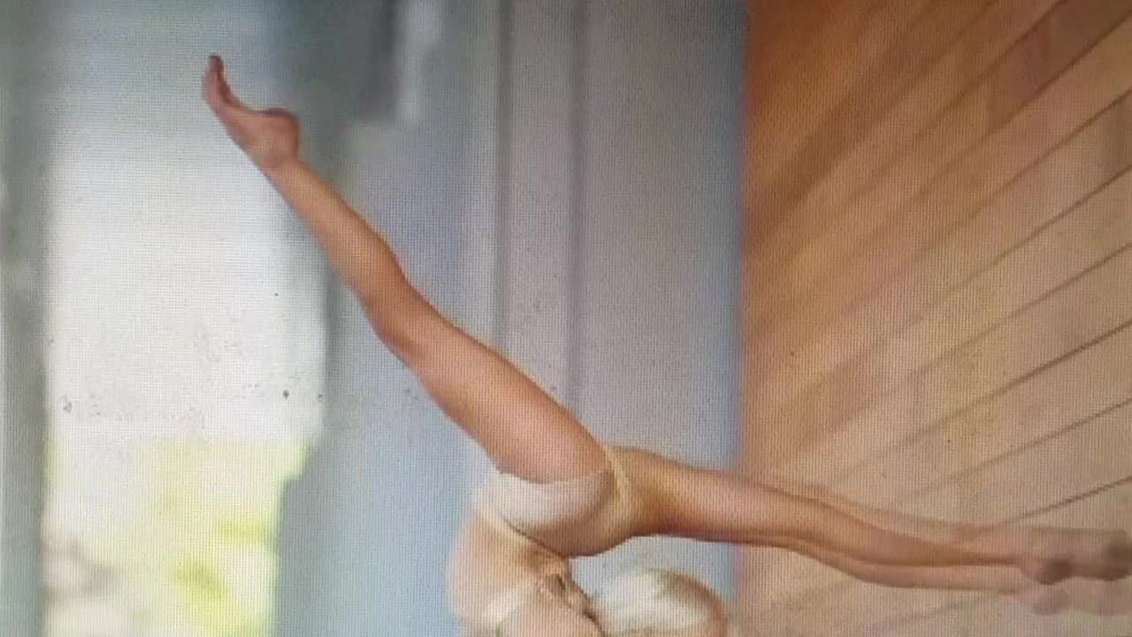 Tuesday Flexable Babe 👄👄💋