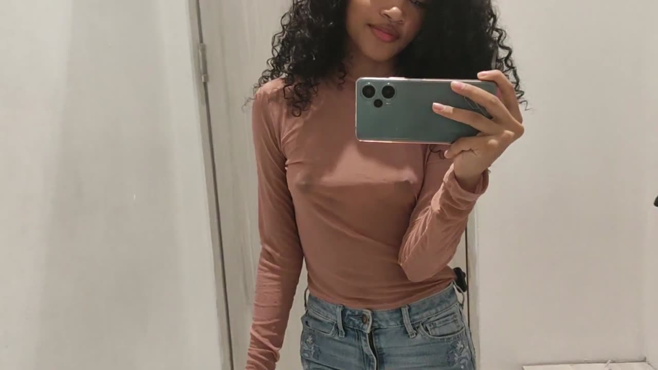 Model Try On Video in Dressing Room