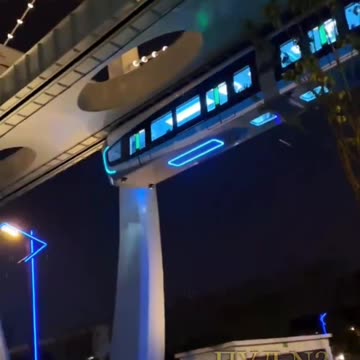 Los ingenieros han creado un monoraíl suspendido en forma de “tren invertido”.