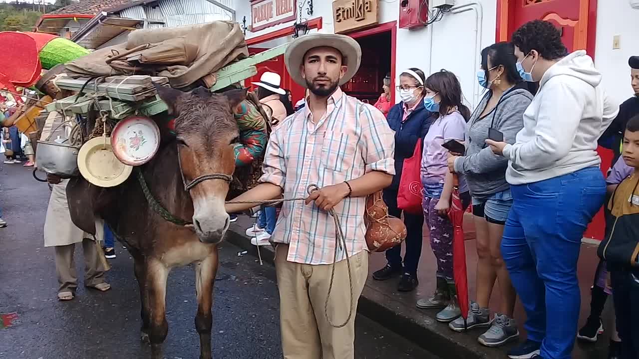 Coroteo campesino en Salento Quindío Colombia