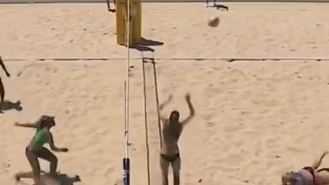 Funny people, mesmerizing volleyball match