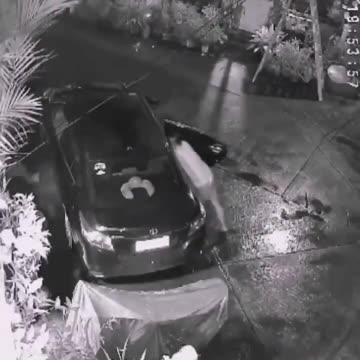 Angry off-duty policeman kills his girlfriend and her lover.