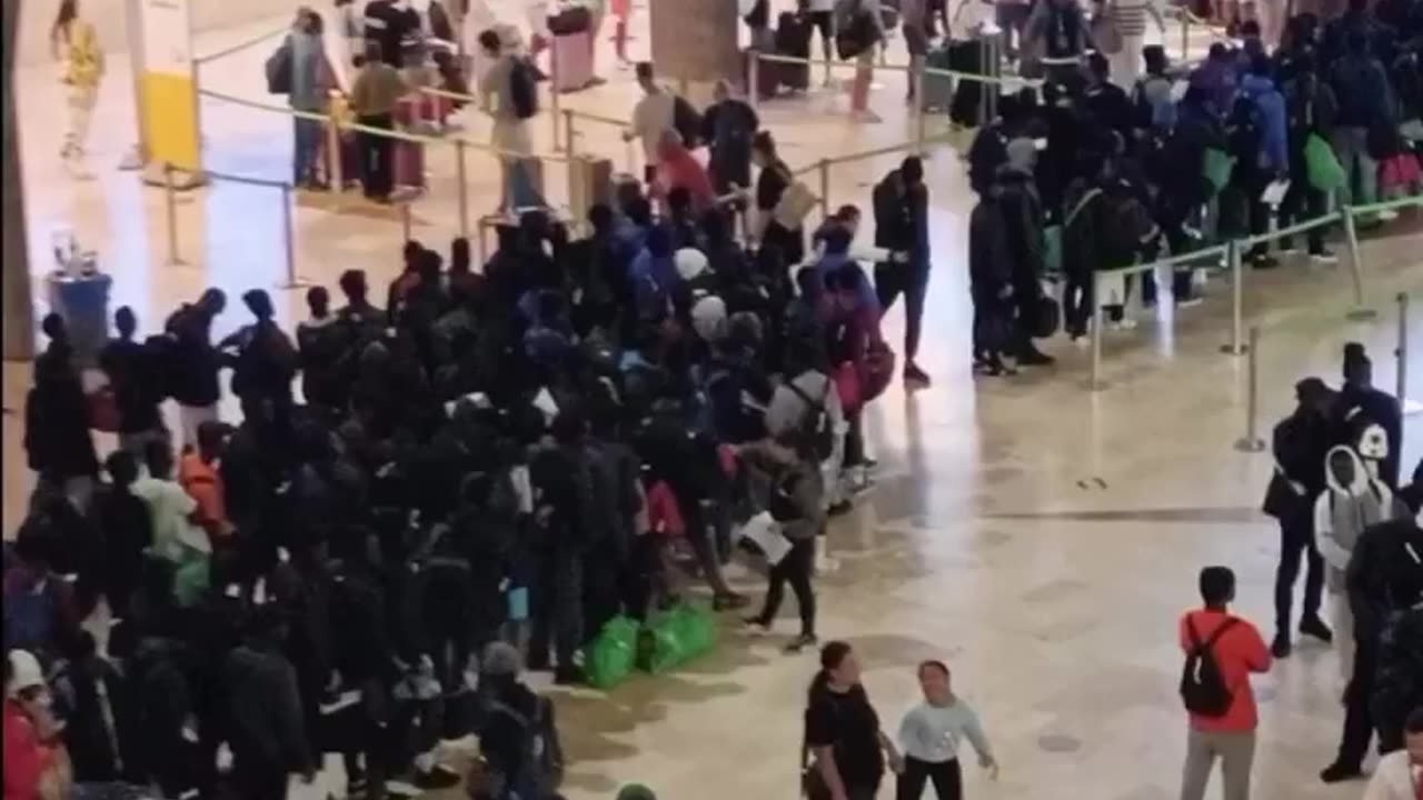 💥💥 Spanish govt has shut down Canary islands airport to exclusively fly African migrants in Spain