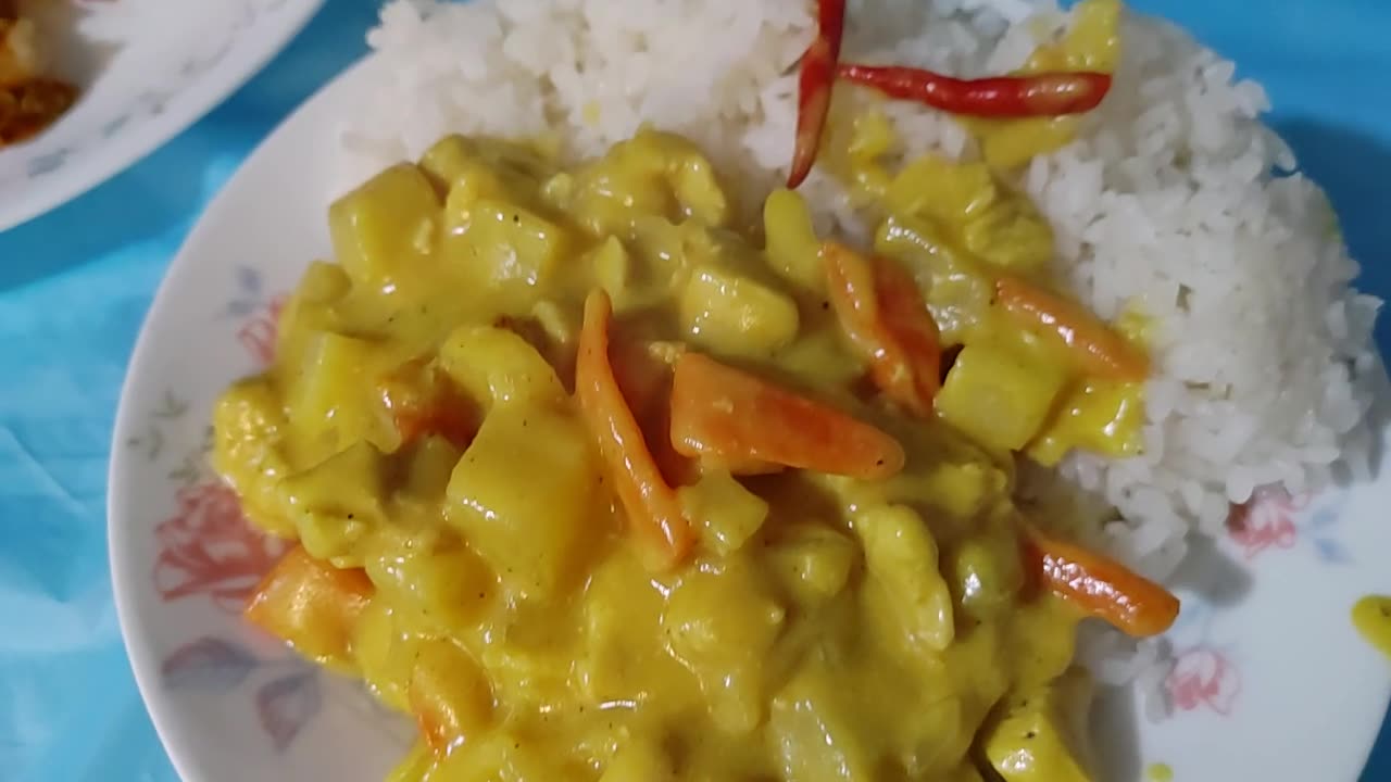 Kitchen Cop episode 18 - Chicken Coconut Curry.