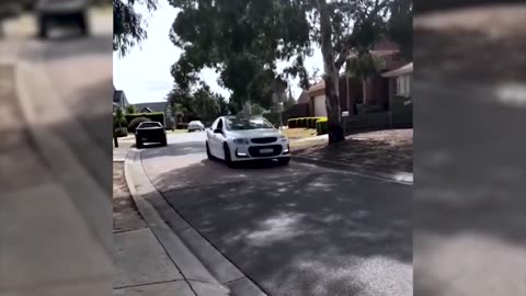 2017 Holden Commodore LFX VF V6 3 6l drive by with crackle map tune