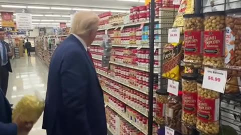 President Donald Trump takes home popcorn from Sprankle’s Neighborhood Market 🍿