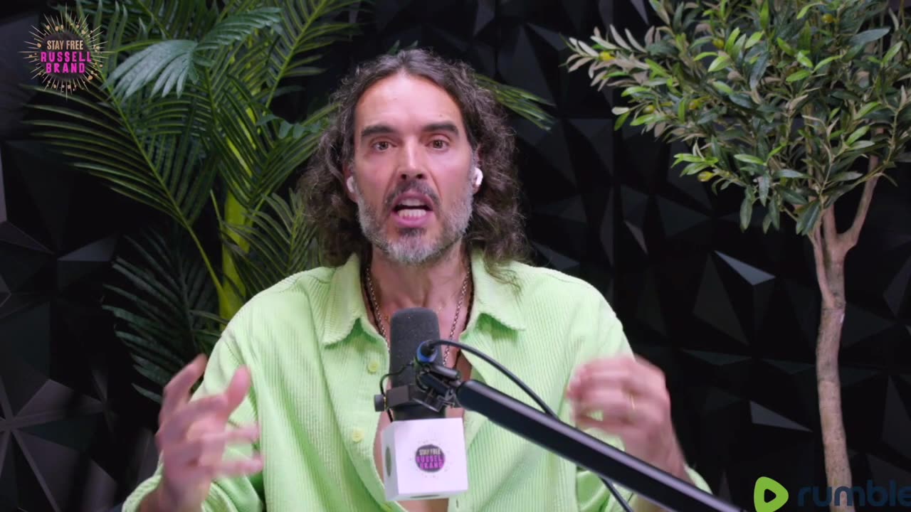 Joe Rogan Goes Silent When Tucker Reveals This About The CIA And Julian Assange