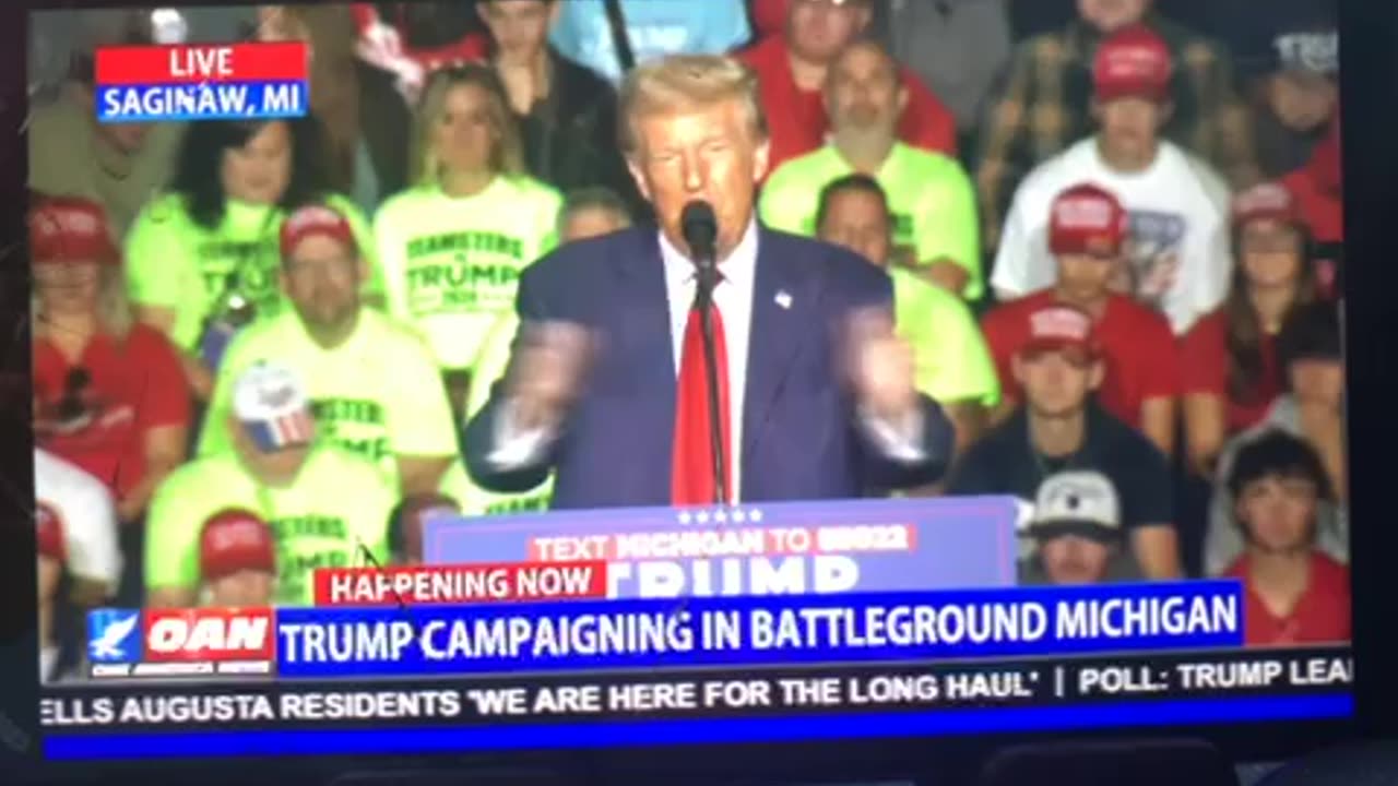 🦅 OANN trump rally at battleground Saginaw Michigan 05:33 PM Thursday October 03