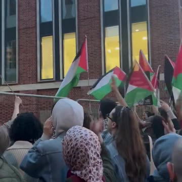 Pro-Hamas trapped Peter Thiel inside the Cambridge Union.