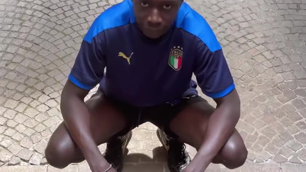 🤦🏿‍♂️I wanna see you flags under this video, mine are 🇮🇹 🇸🇳 And yours? Where are you from?