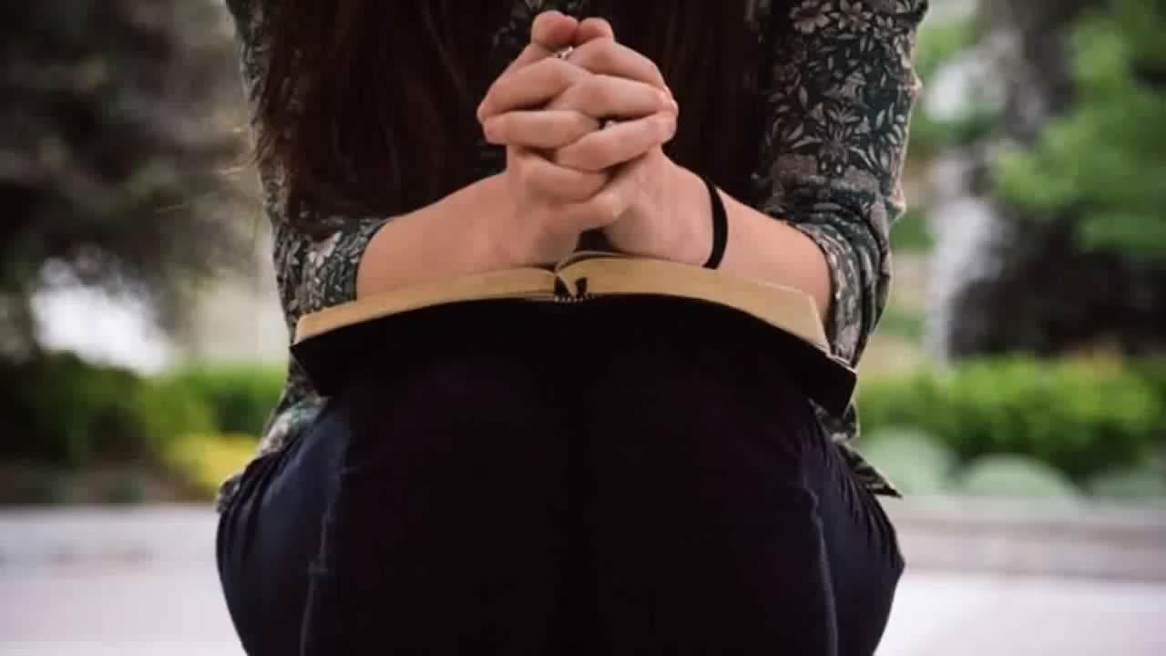8 pequenas orações para os momentos em que você quer falar com Deus, mas não sabe o que dizer