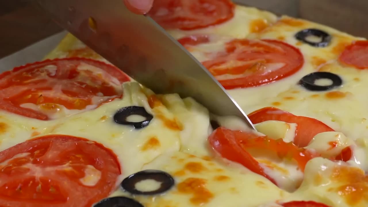 How I make pizza for breakfast with only two slices of bread