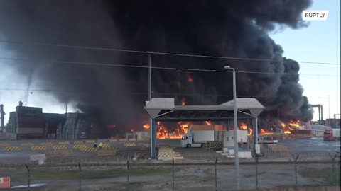 ΤΟΥΡΚΙΑ: ΣΤΙΣ ΦΛΟΓΕΣ ΤΟ ΛΙΜΑΝΙ ΤΗΣ ΑΛΕΞΑΝΔΡΕΤΤΑΣ