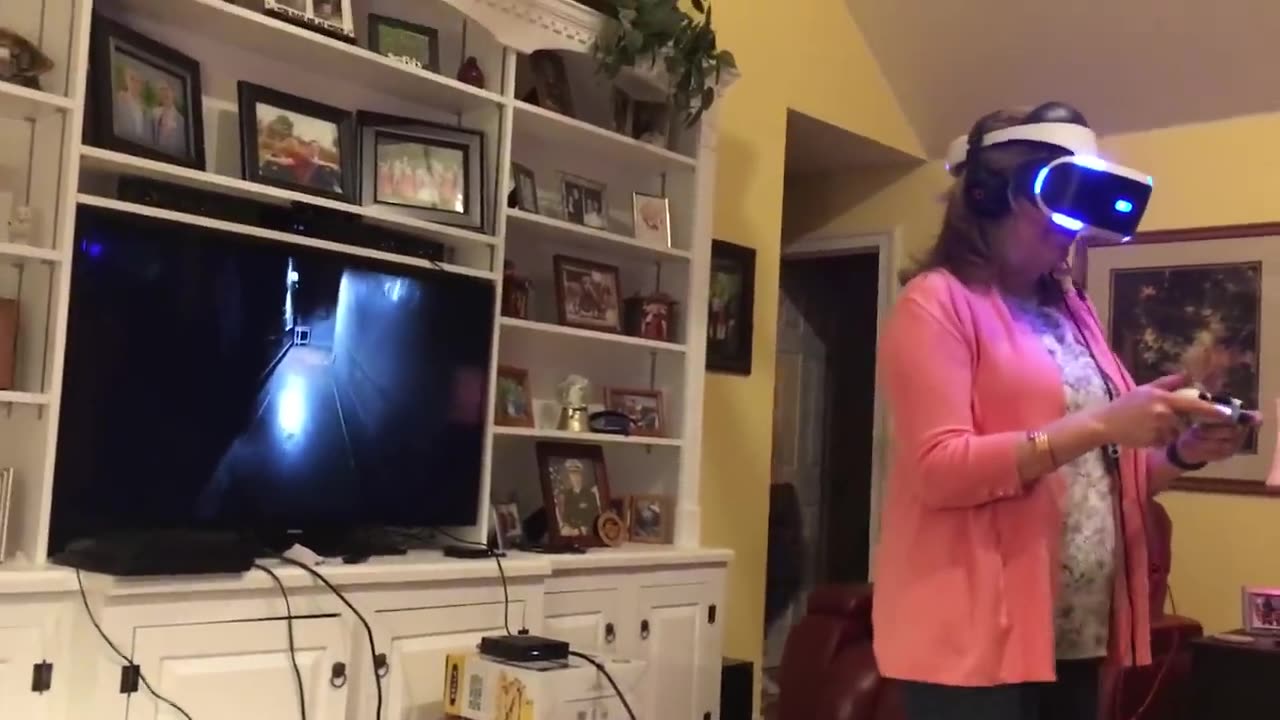 Mom mistakes PlayStation VR for real life