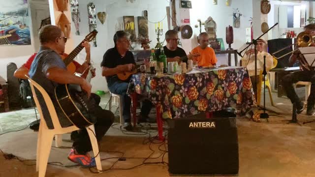 Grupo Tira-Teima se apresenta no PH restaurante